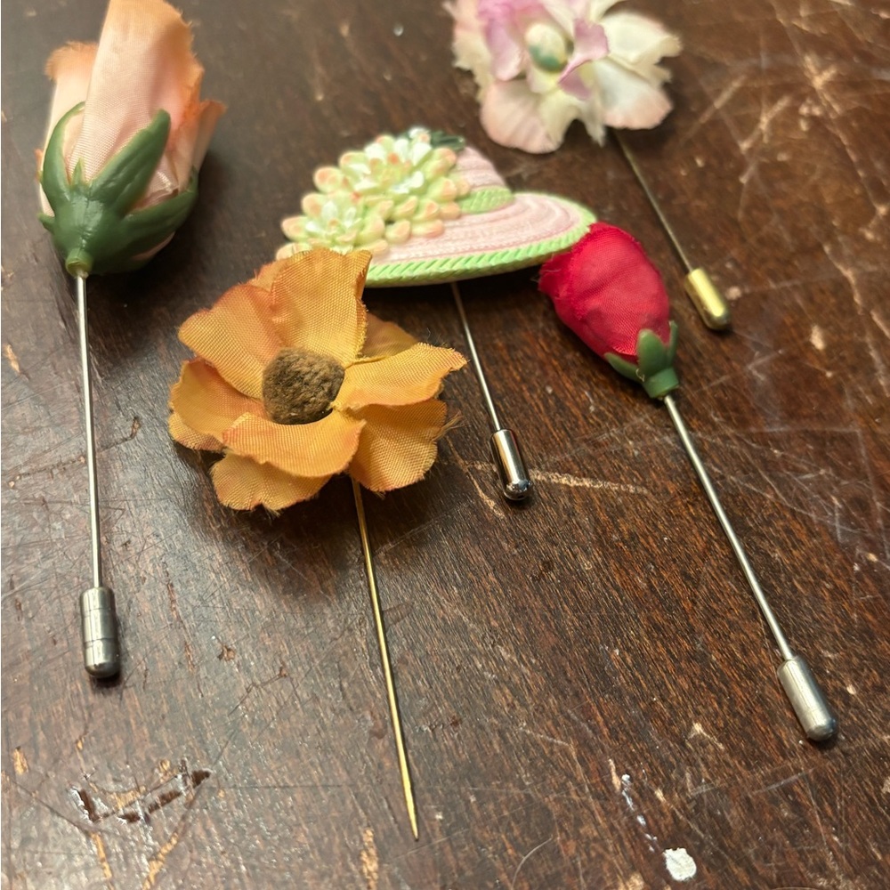 Vintage lot of silk flower hat pins - Picture 4 of 5